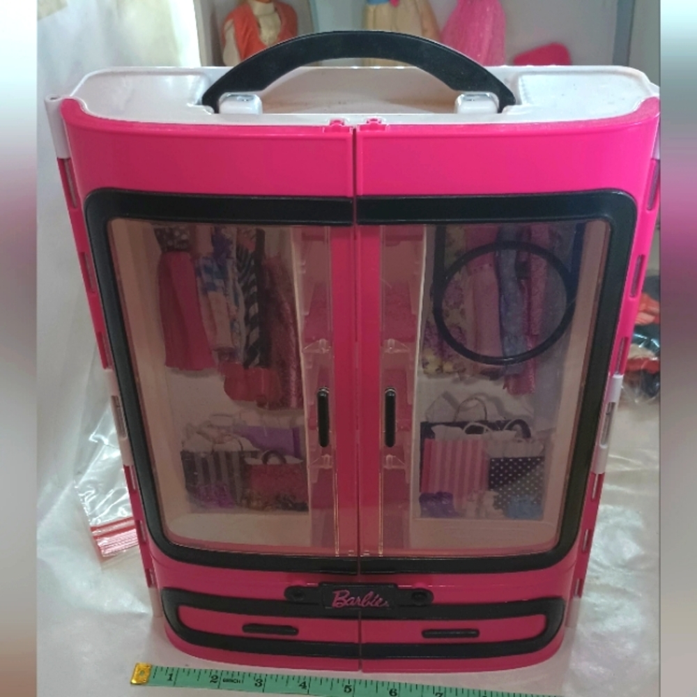 2015 Mattel Barbie Pink Fashionista Wardrobe Hard Plastic Carrying Case